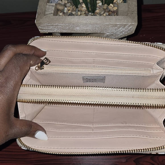 A New Day wallet - Picture 3 of 5